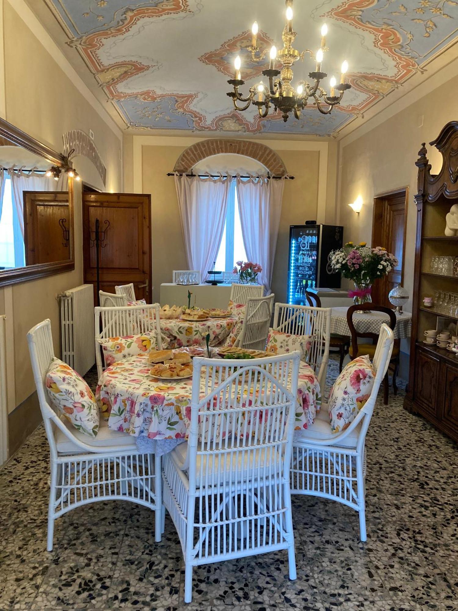 Portale Dei Soli - Room & Breakfast Rolo ภายนอก รูปภาพ